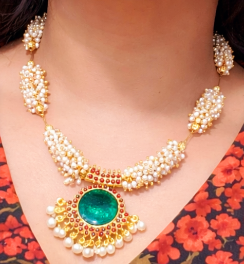 Traditional Kemp Stone Pendant Necklace with Pearl Bunch Earrings